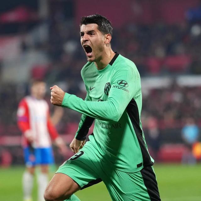 里尔训练开放日,集结日绝杀压哨引欢呼,西甲在即,心理建设被强调 里尔训练开放日,集结日绝杀压哨引欢呼,西甲在即,心理建设被强调