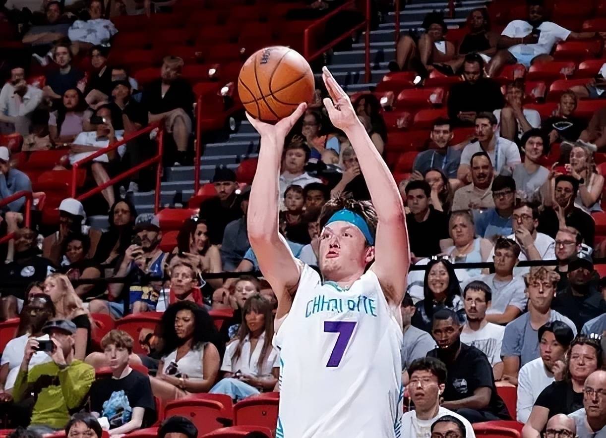 关于夏洛特黄蜂发布备战花絮，转会期绝杀压哨，CBA常规赛任务艰巨，赛程密集仍需轮换的信息