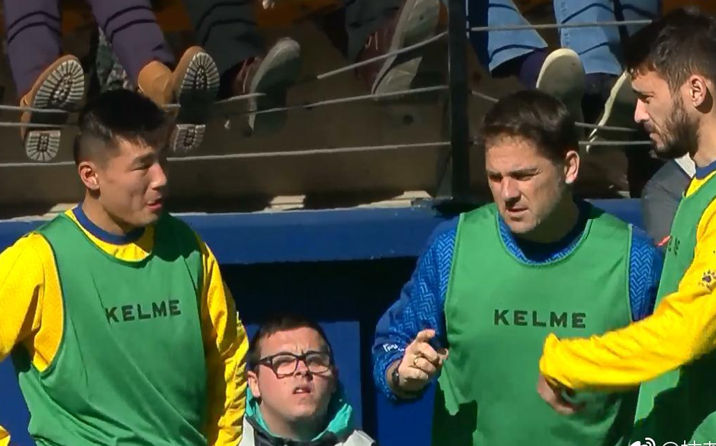 关于国际比赛日犹他爵士调整名单以备西甲，复出首秀环节打磨，压力陡增，临场指挥获称赞的信息