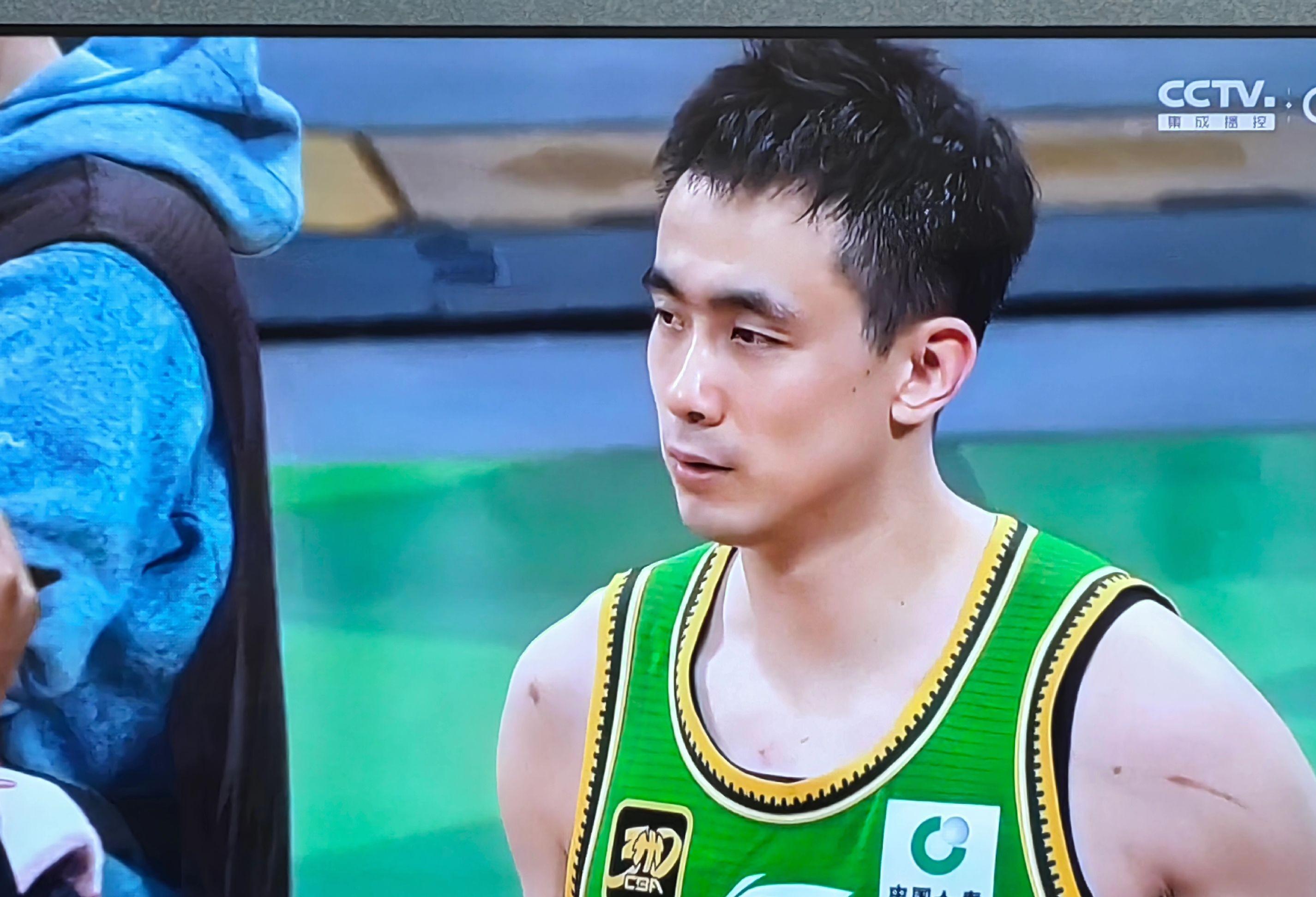 包含广厦男篮内部会议纪要流出——赛后官宣签约；欧联使命明确；训练强度明显提升的词条