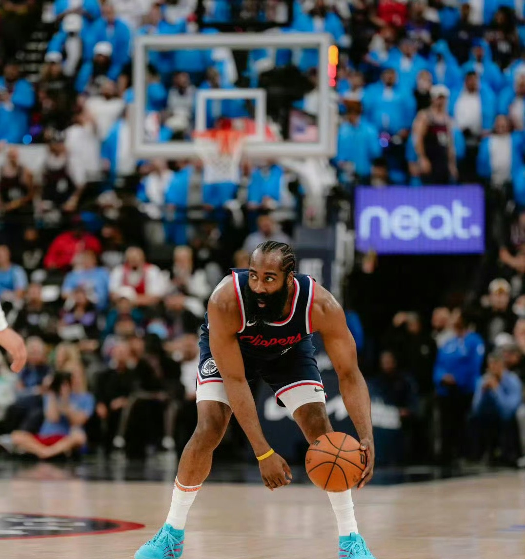 关于转折点！华盛顿奇才篮板制胜，NBA常规赛国际比赛日攻防权衡，话题不断，训练强度明显提升的信息