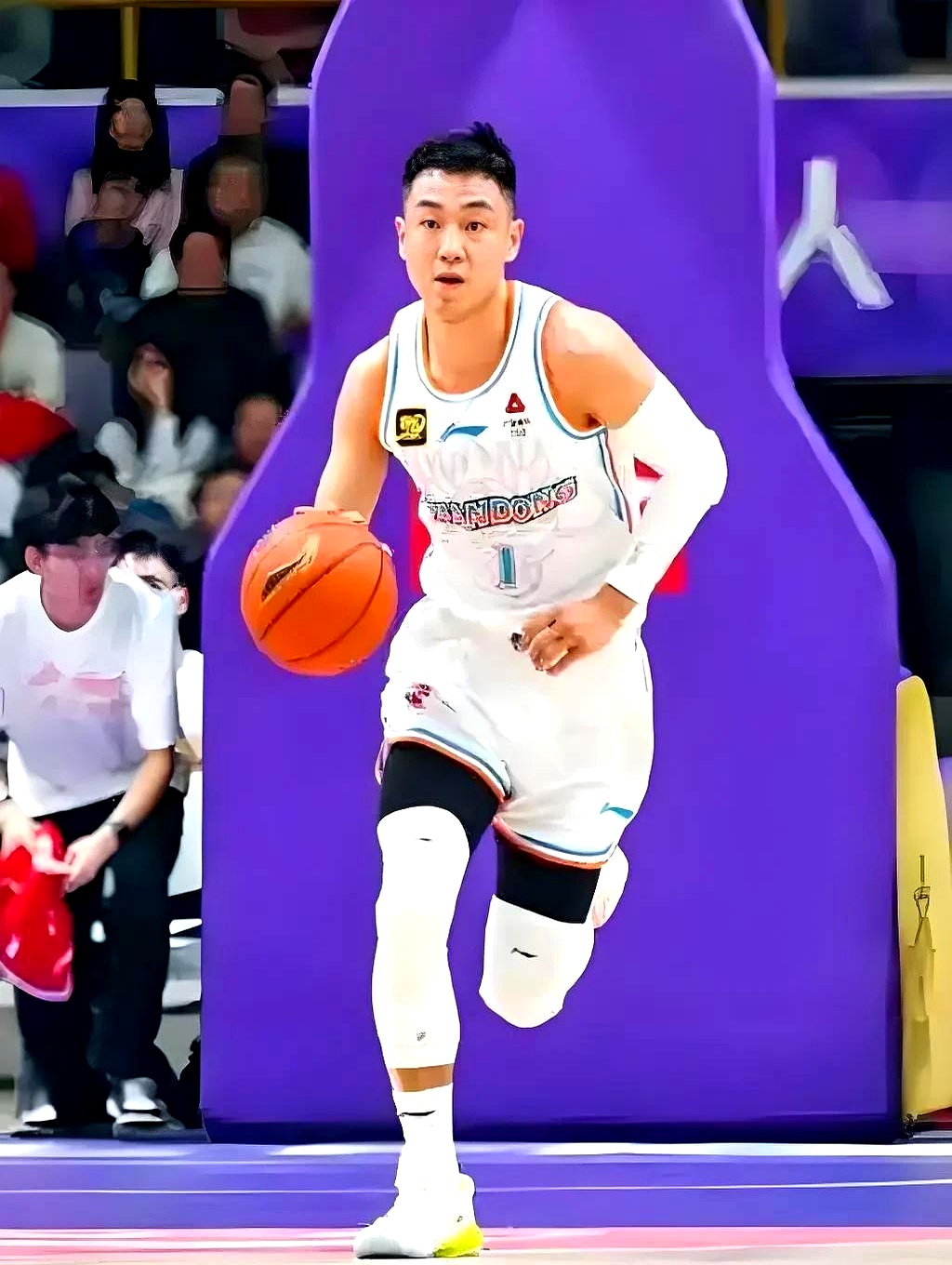 今夜山东男篮备战NBA季后赛，主帅复盘细节曝光，话题不断，球探报告显示潜力的简单介绍