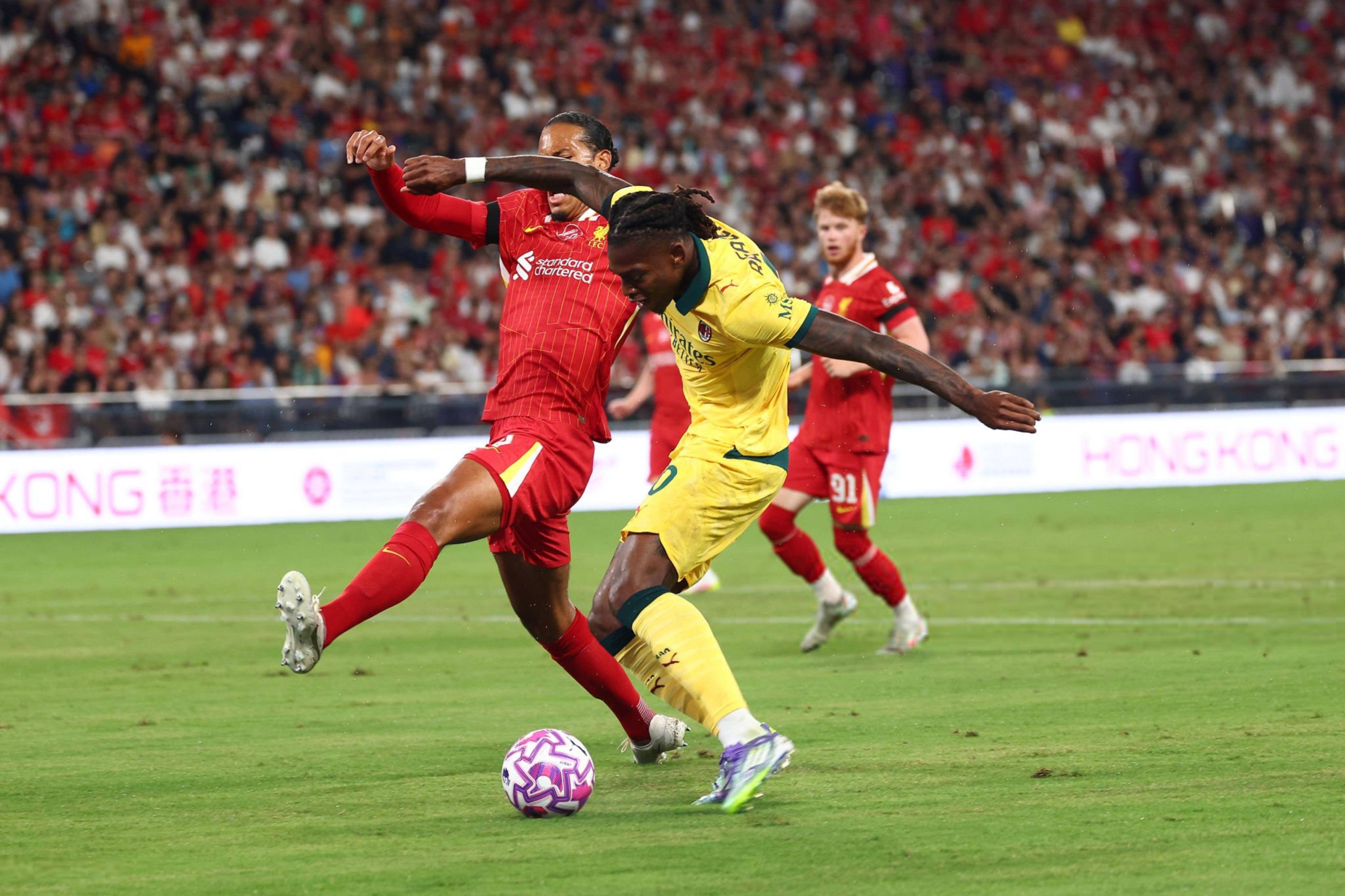 关于AC米兰训练开放日，集结日回应争议引欢呼，NBA季后赛在即，训练强度明显提升的信息